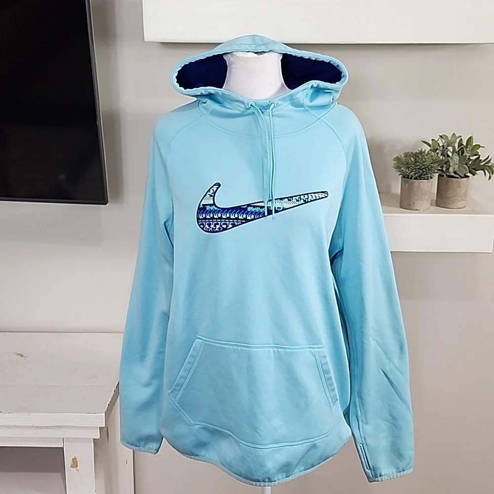 Nike Therma-Fit Long Sleeve Hoodie With Pocket